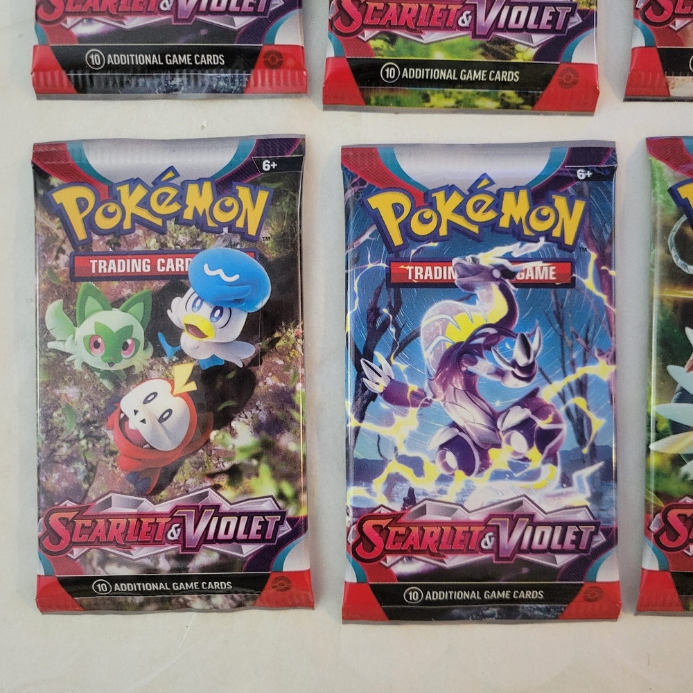 11 Packs Pokemon Scarlet and Violet Cards Factory Sealed Plus 2 Keychains - Picture 4 of 8